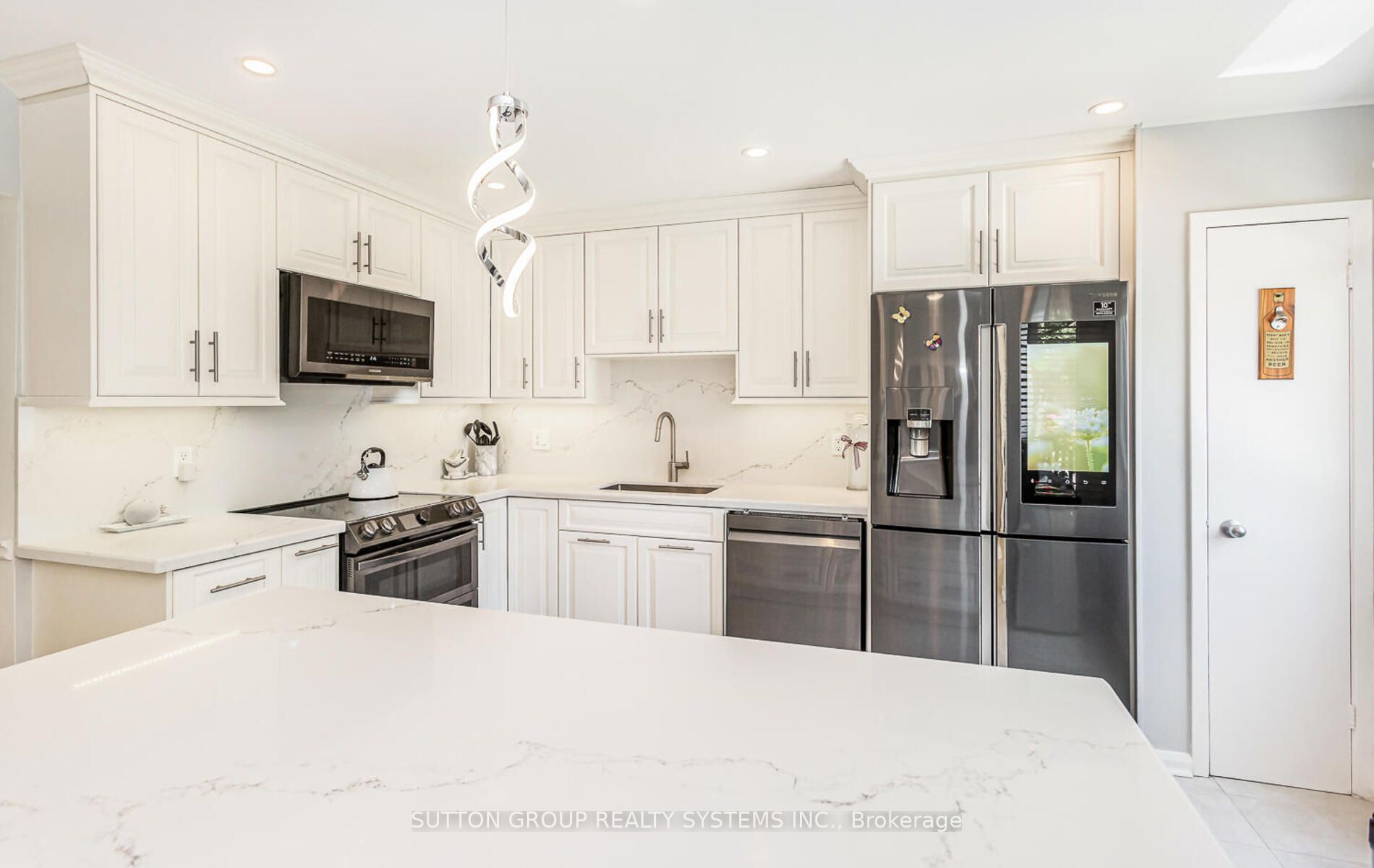 2651 Aquitaine Ave, #19