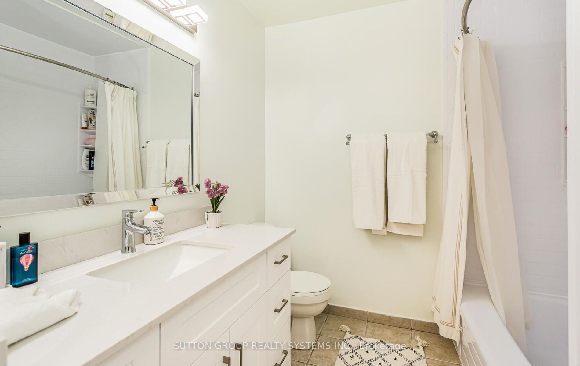 2651 Aquitaine Ave, #19