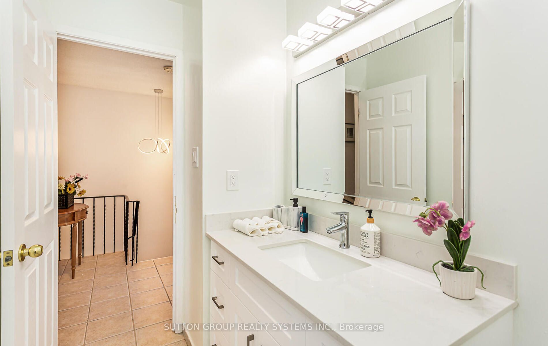 2651 Aquitaine Ave, #19