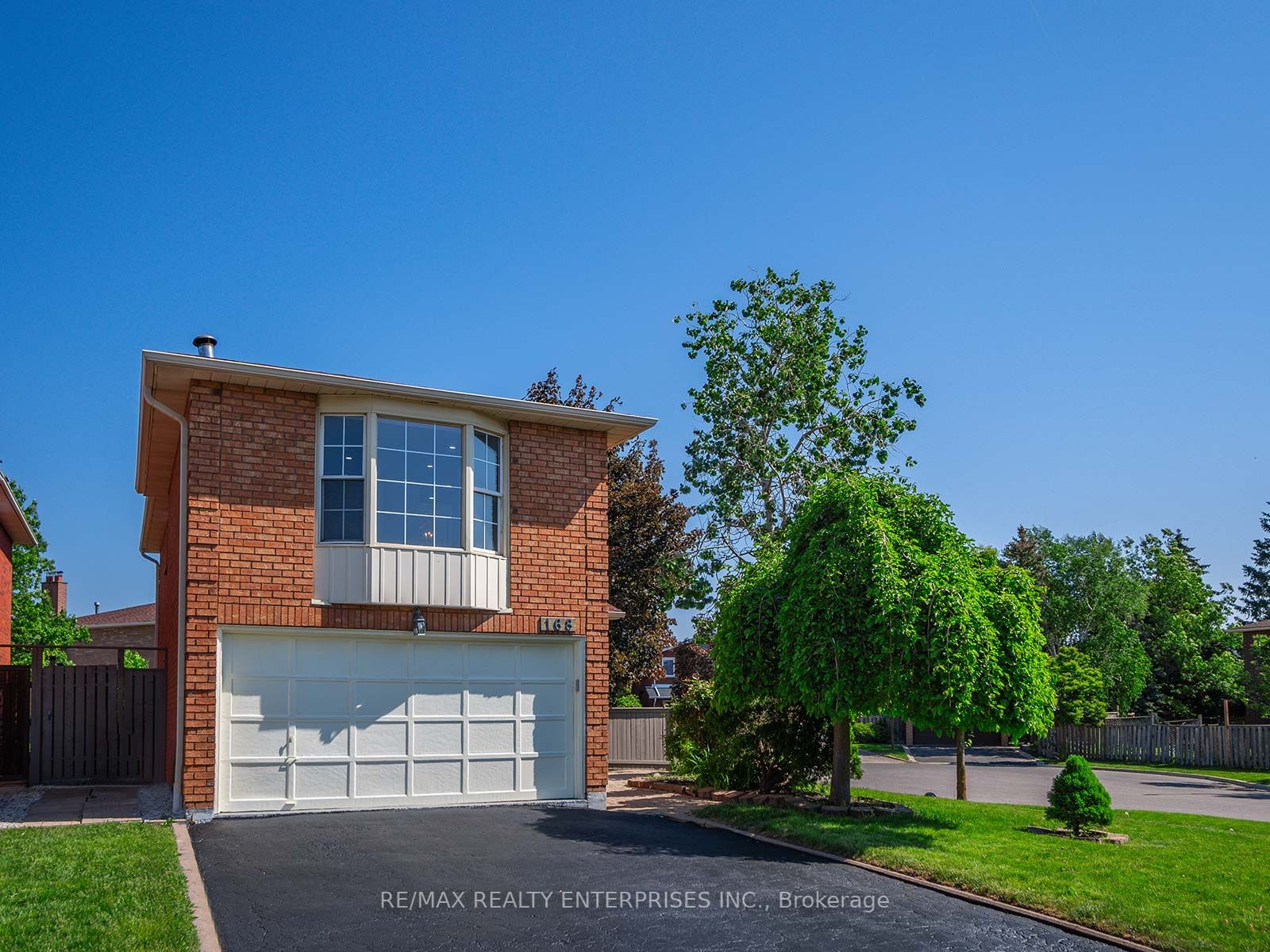168 Dumfries Ave