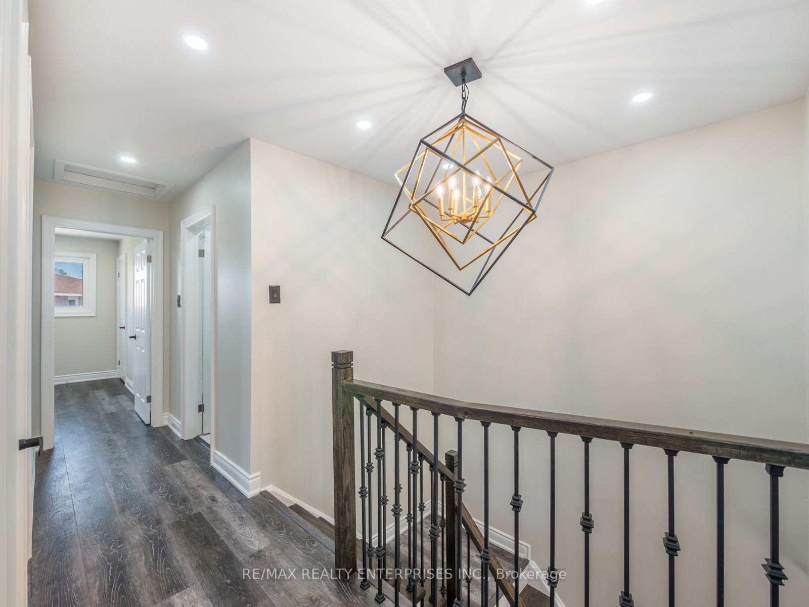 168 Dumfries Ave