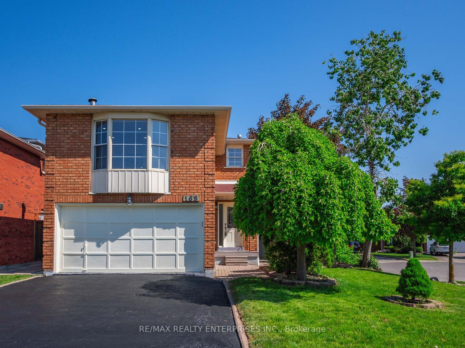 168 Dumfries Ave