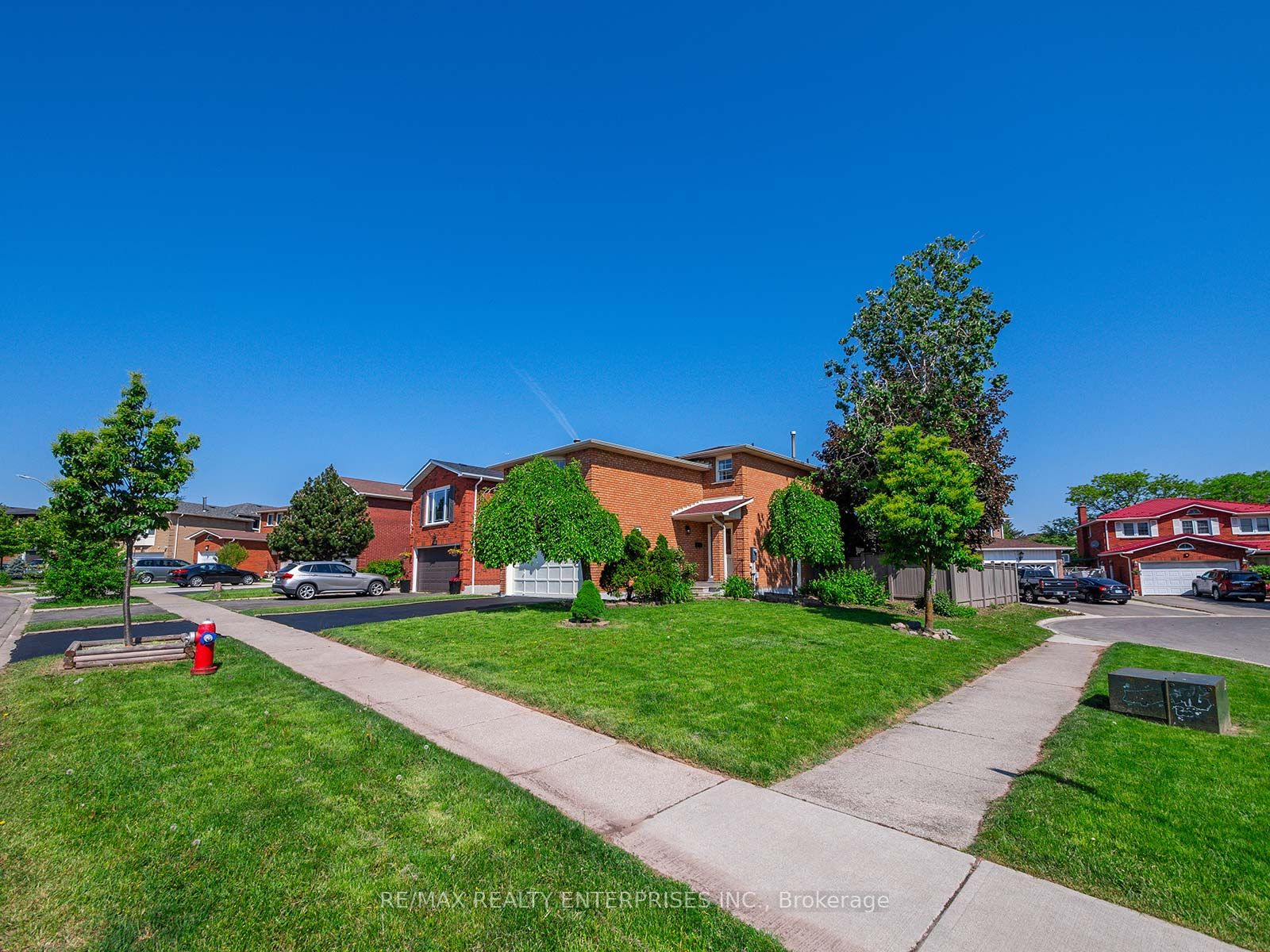 168 Dumfries Ave