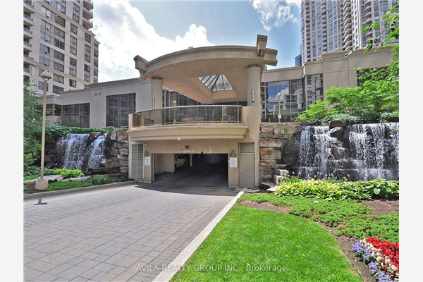 3888 Duke Of York Blvd, Mississauga