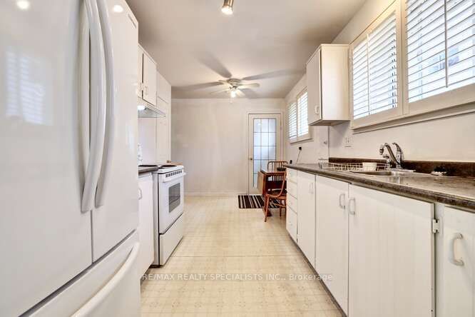 2771 Hollington Cres
