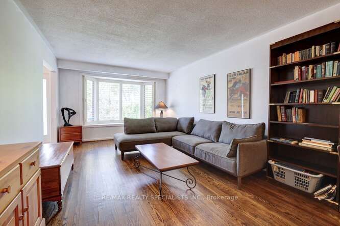 2771 Hollington Cres