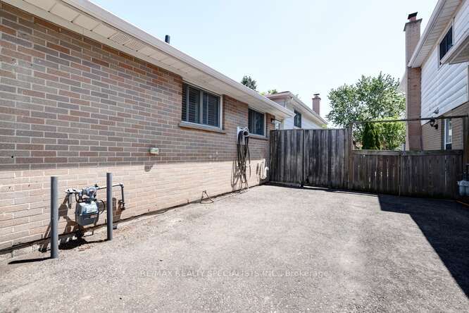 2771 Hollington Cres