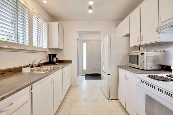 2771 Hollington Cres