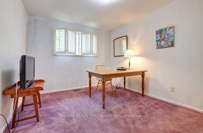 2771 Hollington Cres