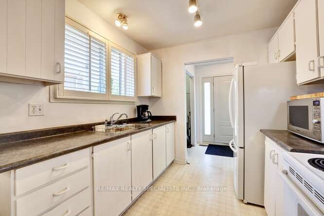 2771 Hollington Cres