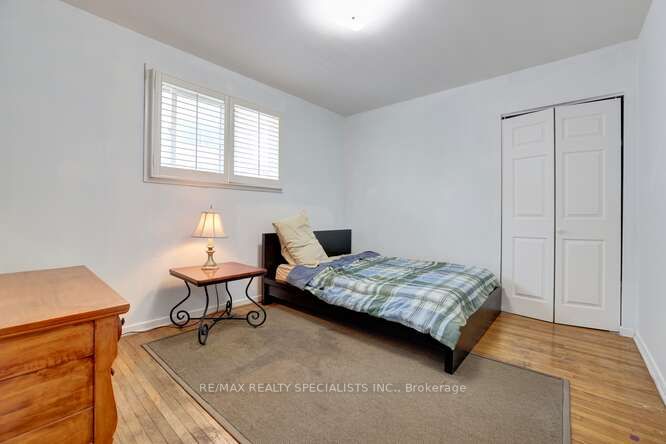 2771 Hollington Cres