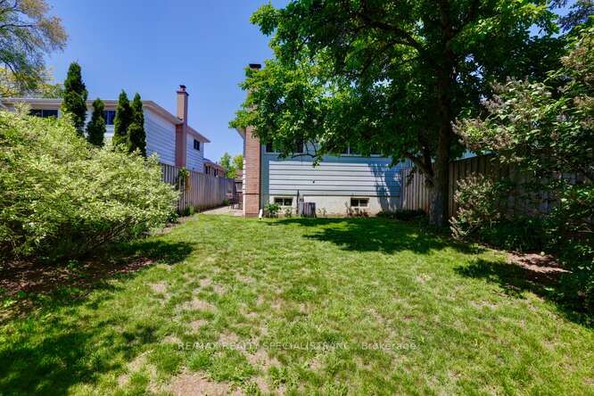 2771 Hollington Cres
