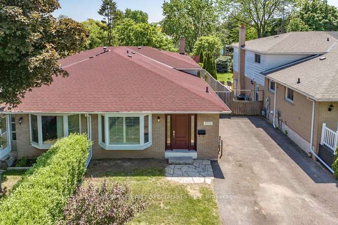 2771 Hollington Cres