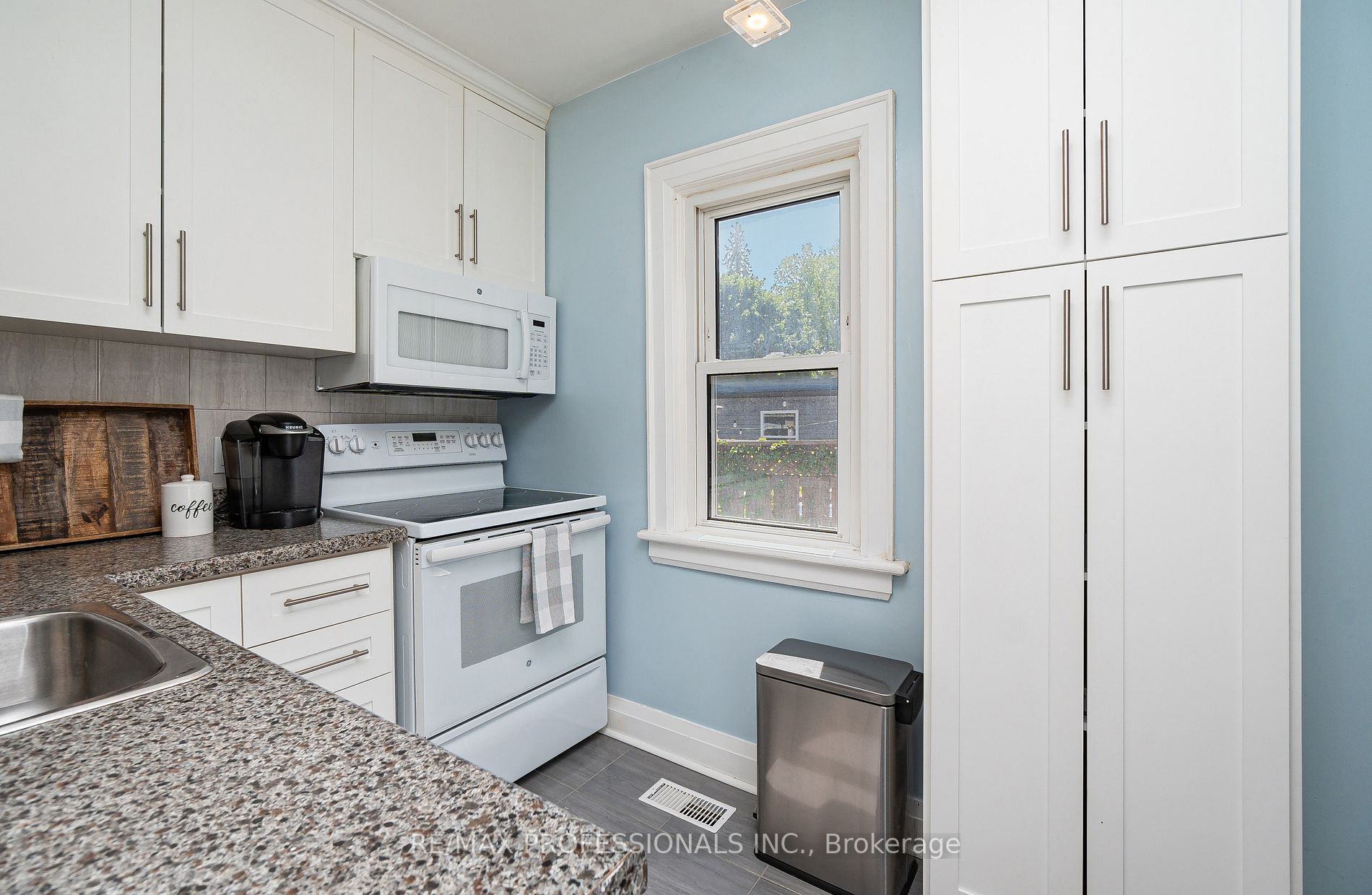 205 King St
