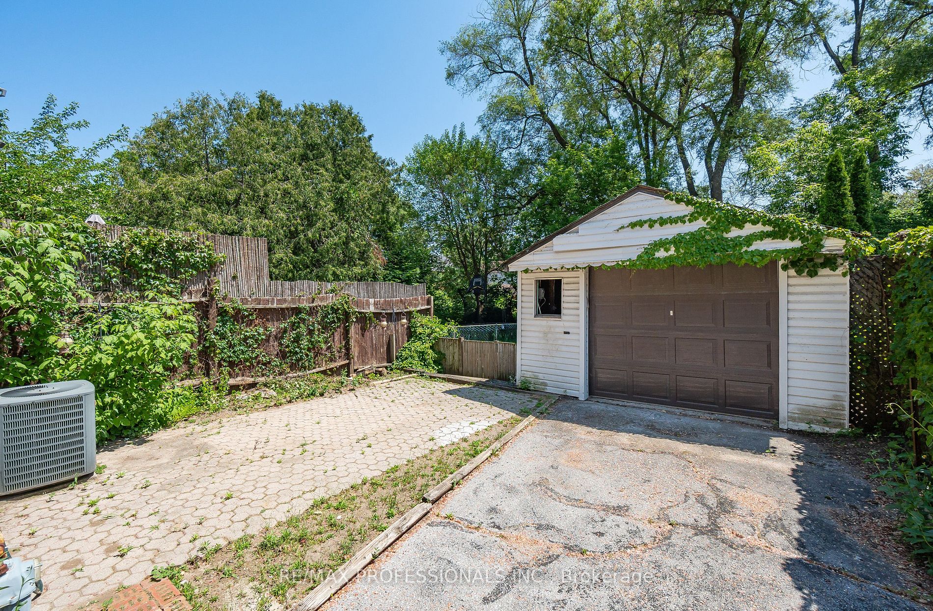 205 King St
