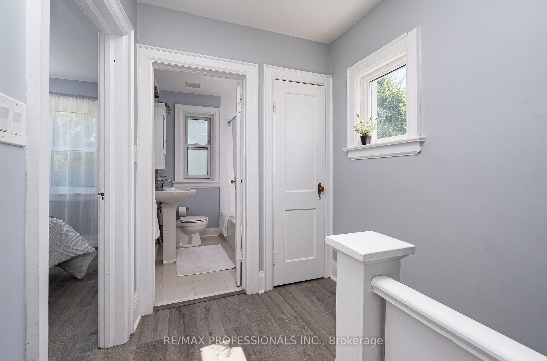 205 King St