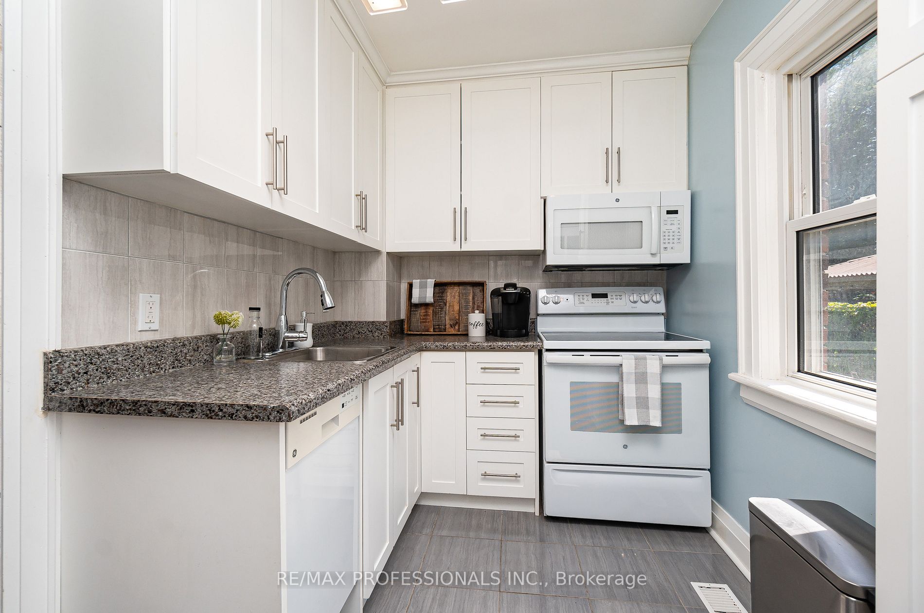 205 King St
