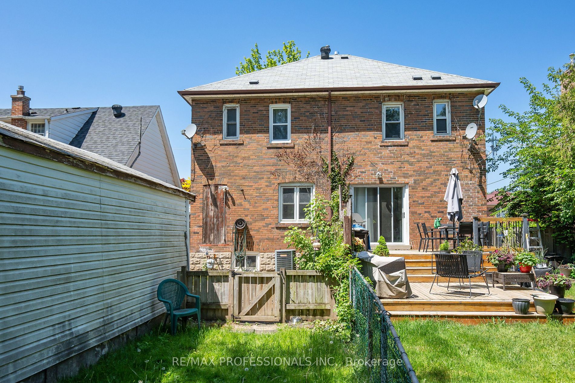205 King St
