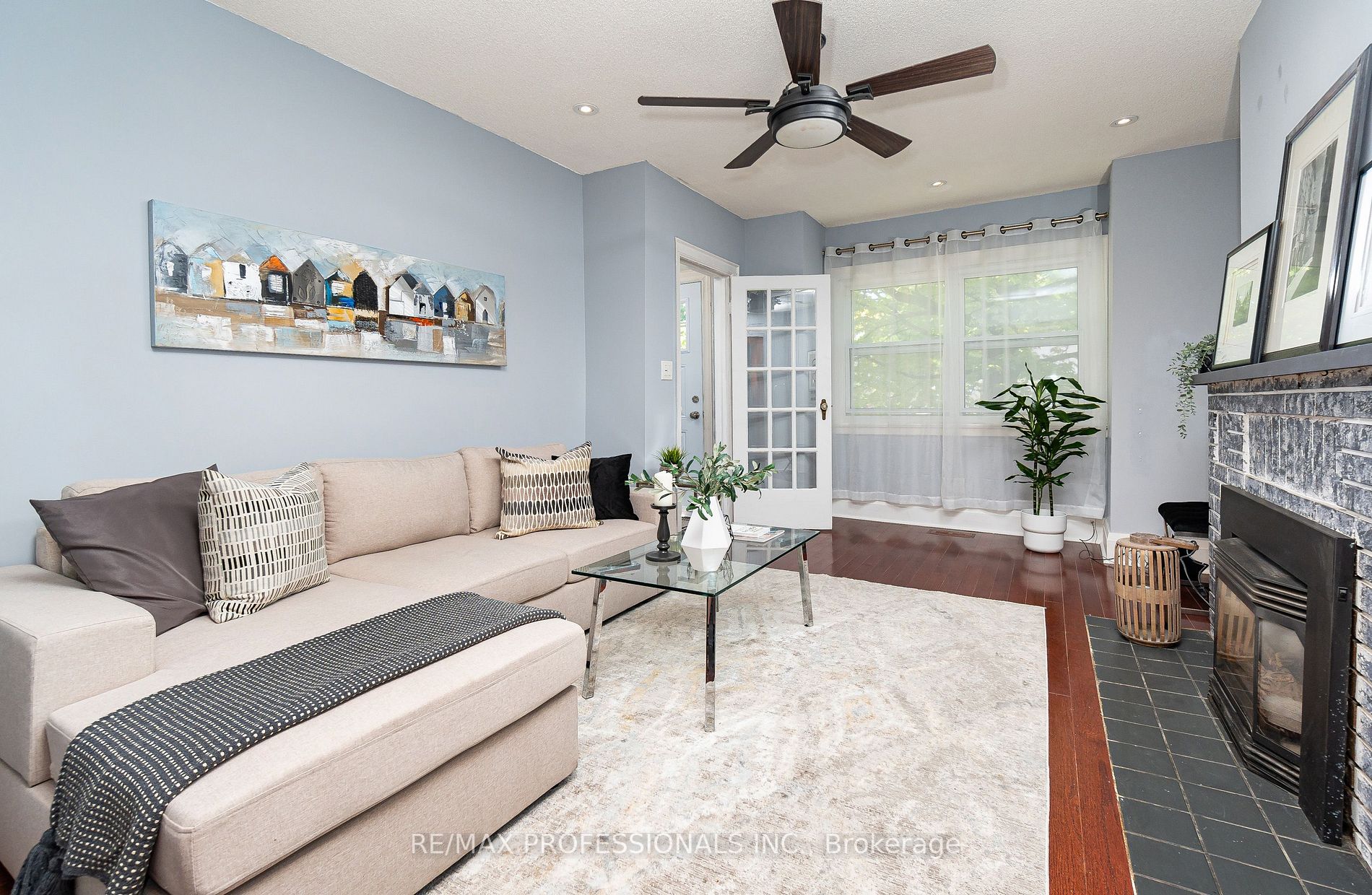 205 King St