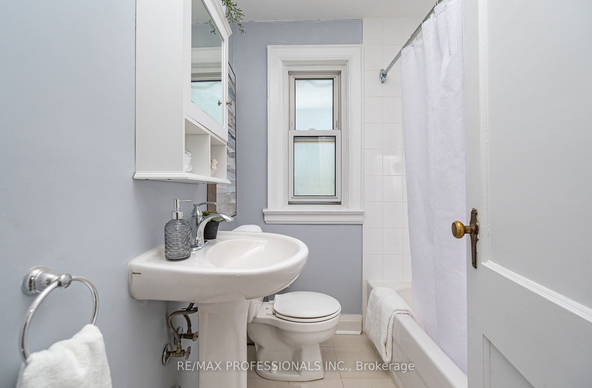 205 King St