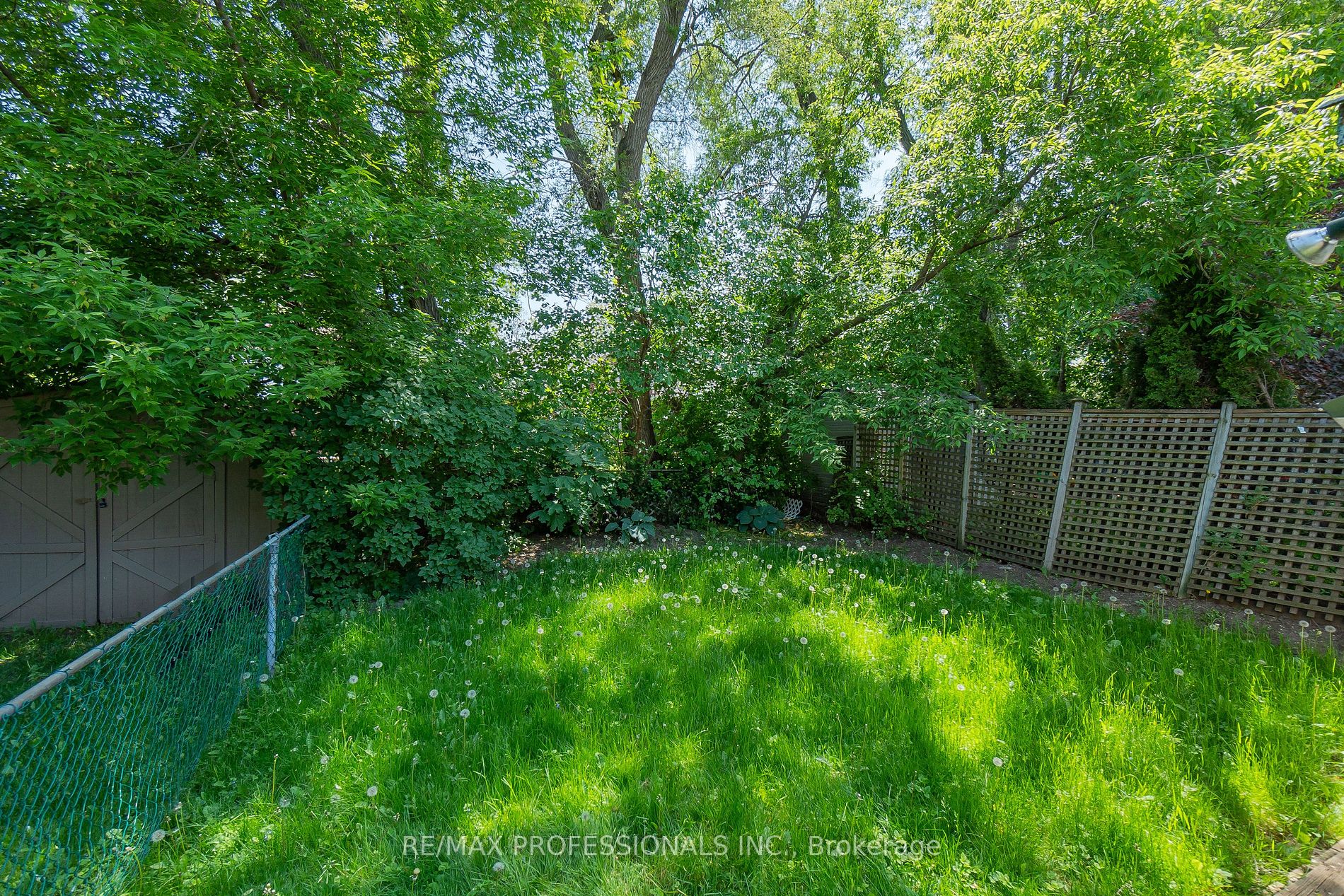 205 King St