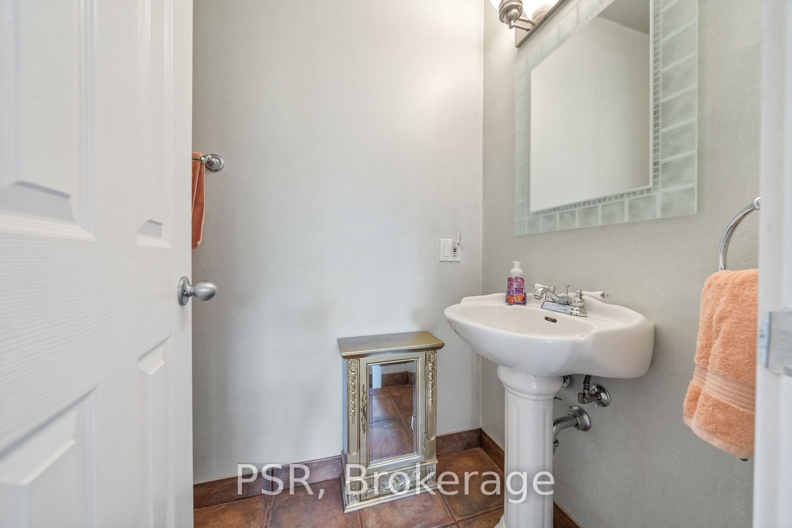 1216 Falgarwood Dr