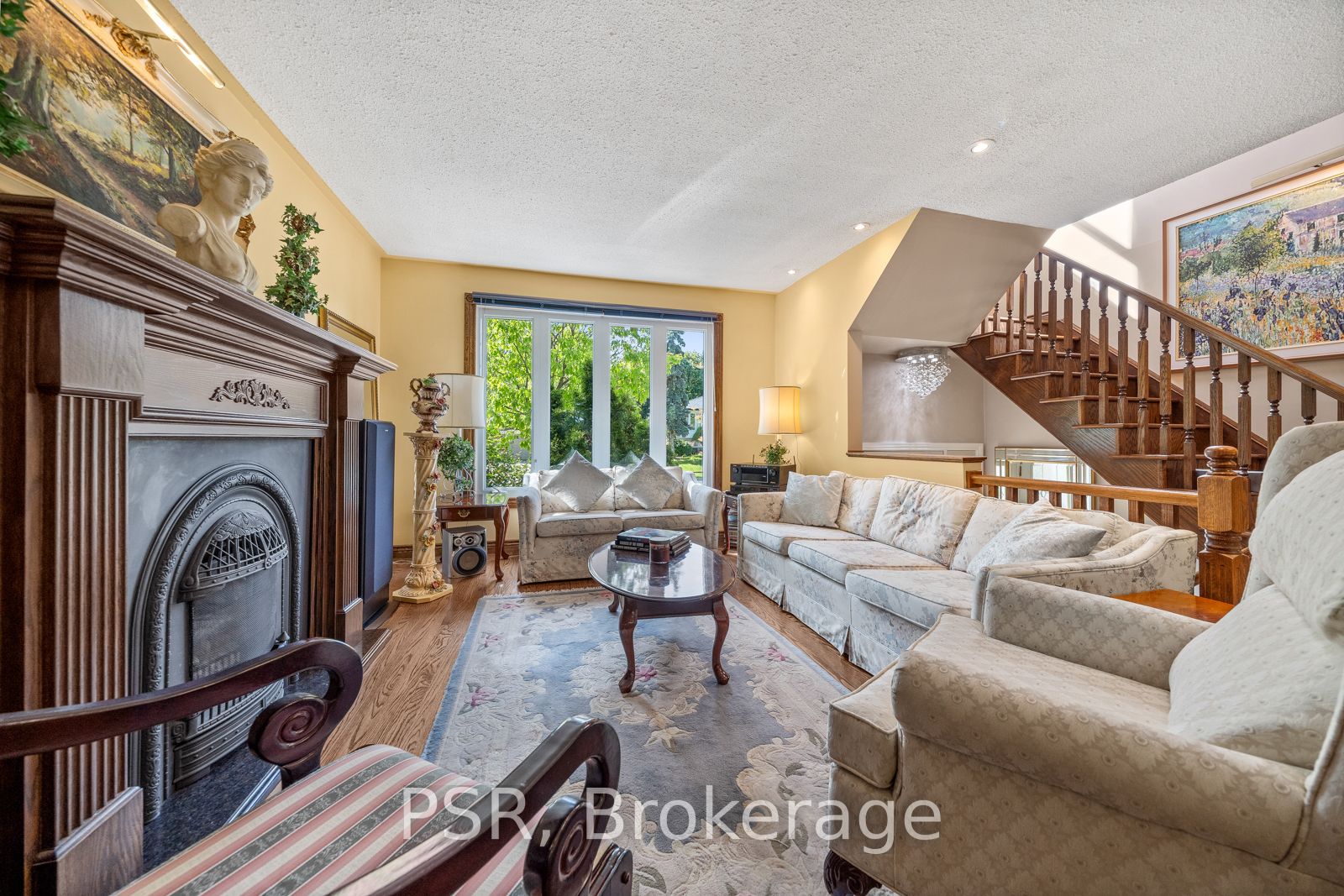 1216 Falgarwood Dr
