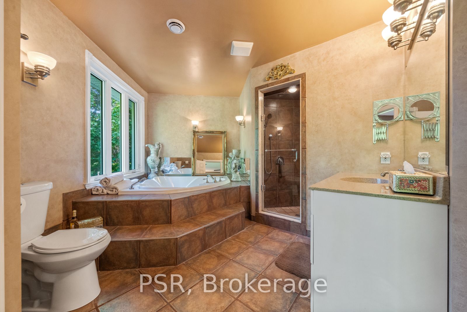 1216 Falgarwood Dr
