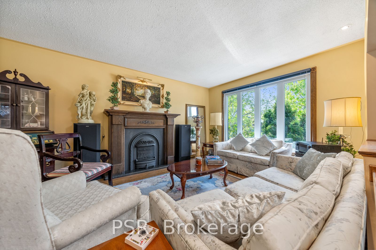 1216 Falgarwood Dr