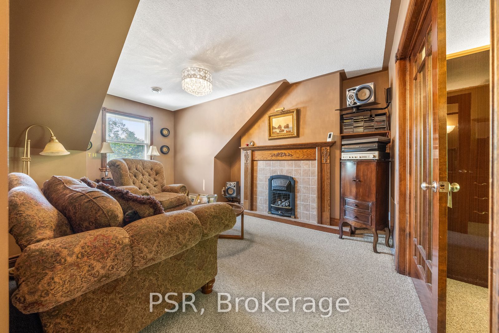 1216 Falgarwood Dr