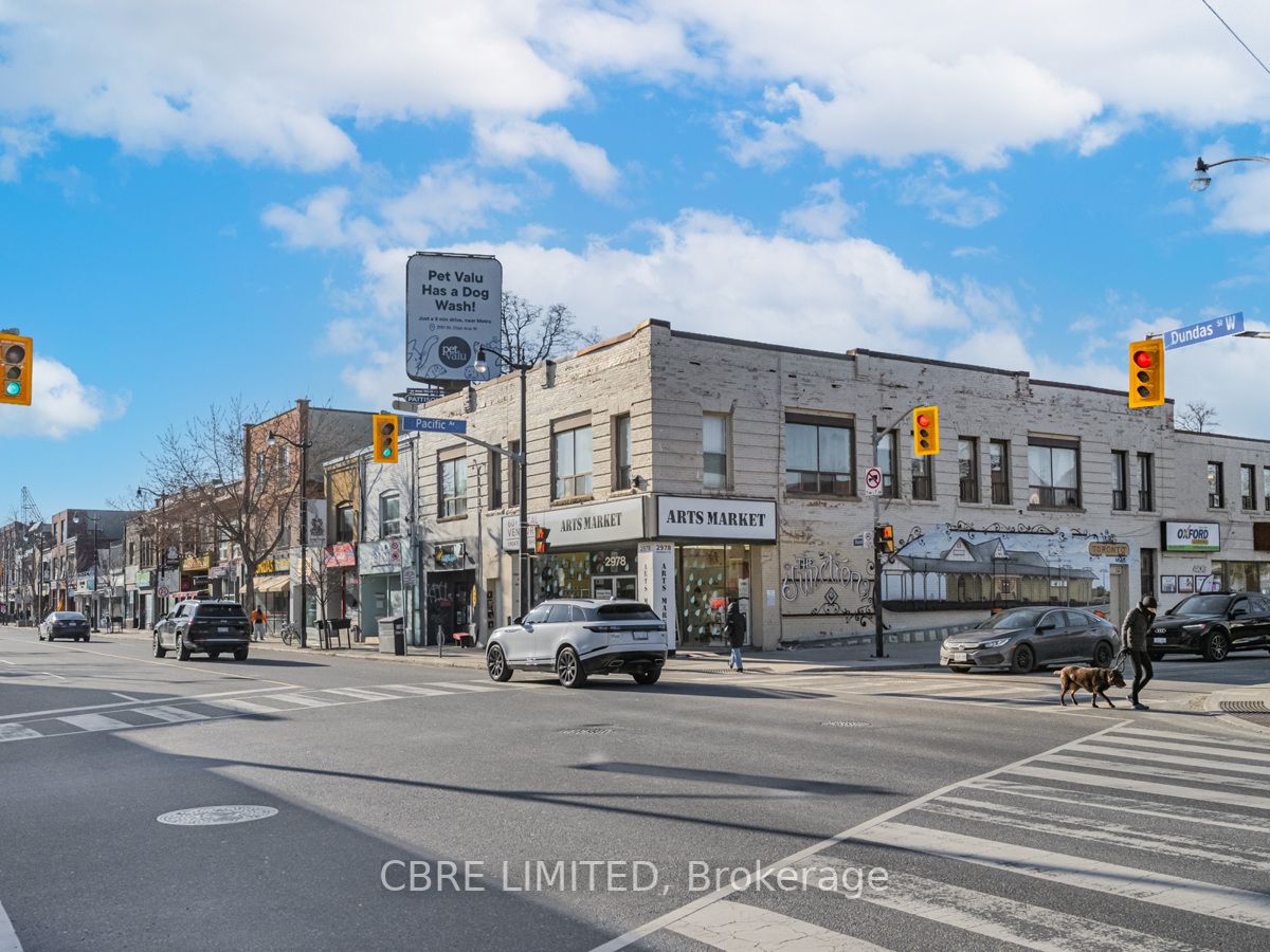 2978-88 Dundas St W