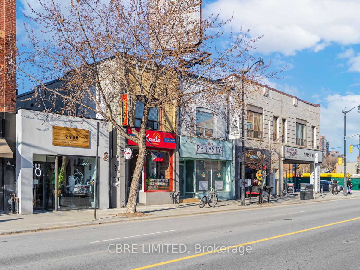 2978-88 Dundas St W
