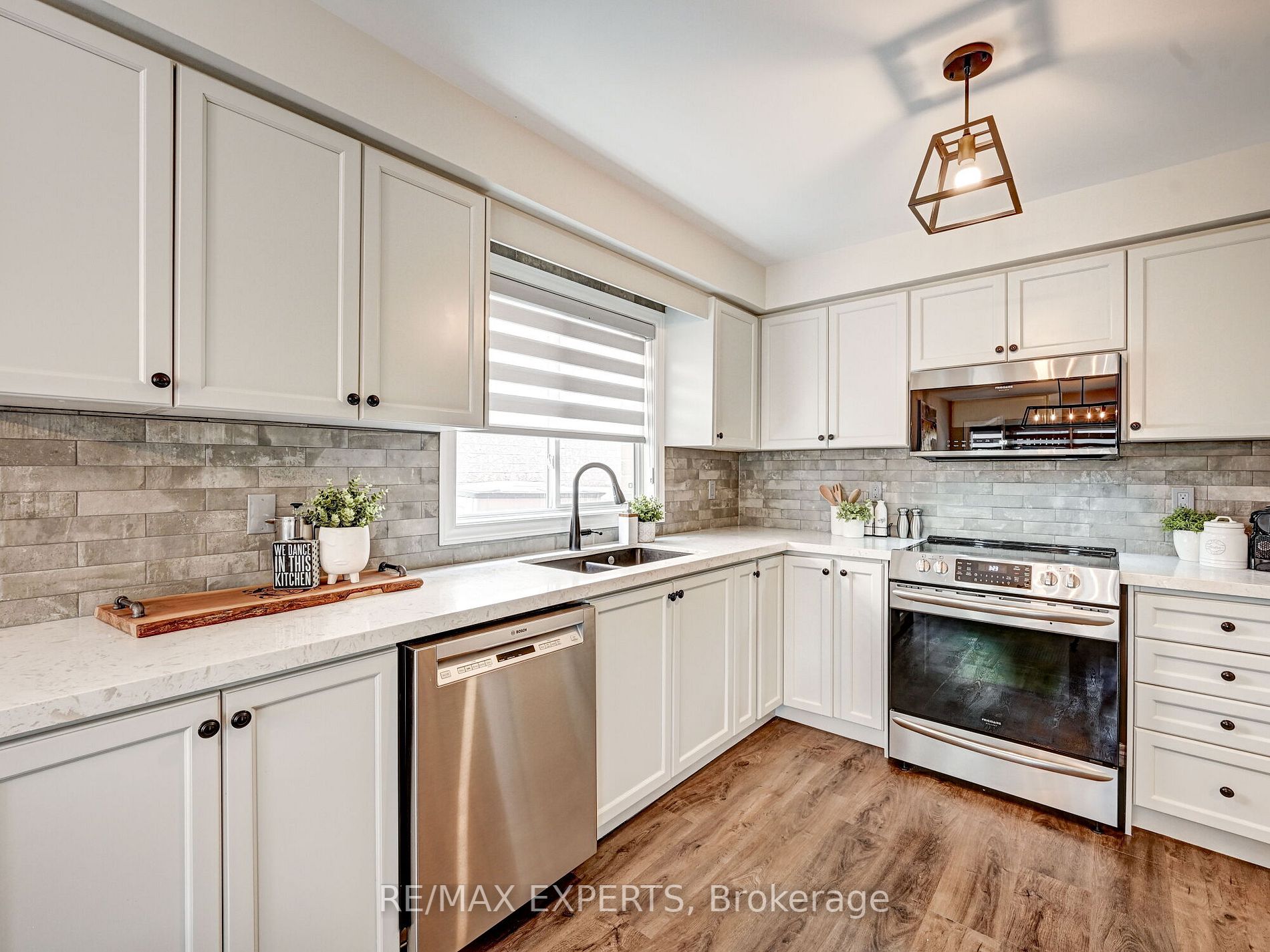 77 Emily Carr Crescent