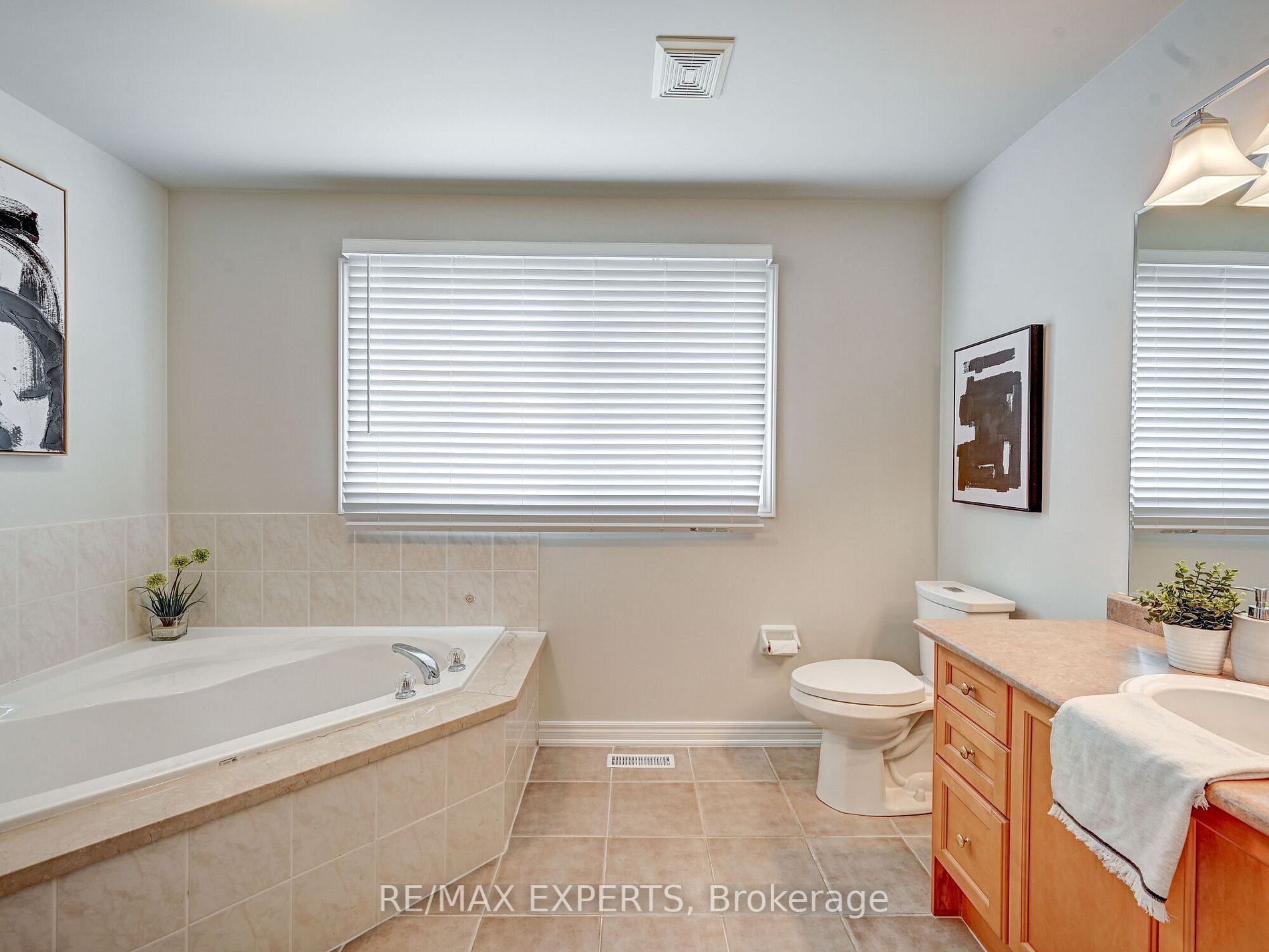 77 Emily Carr Crescent