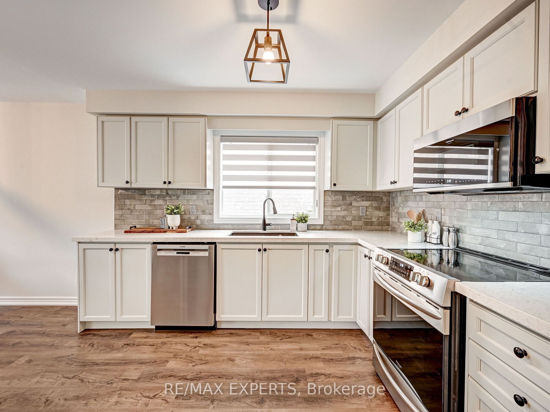77 Emily Carr Crescent