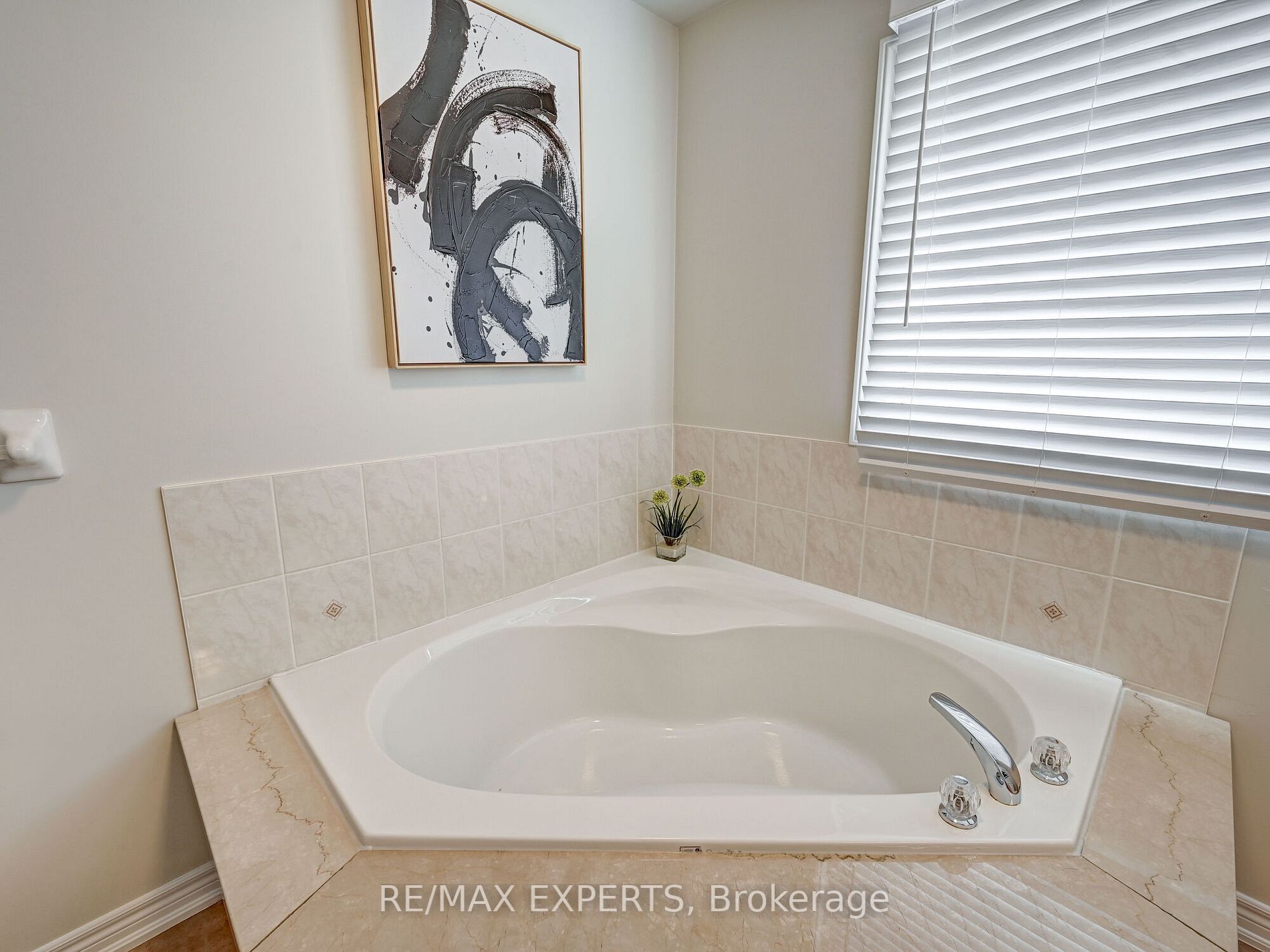 77 Emily Carr Crescent