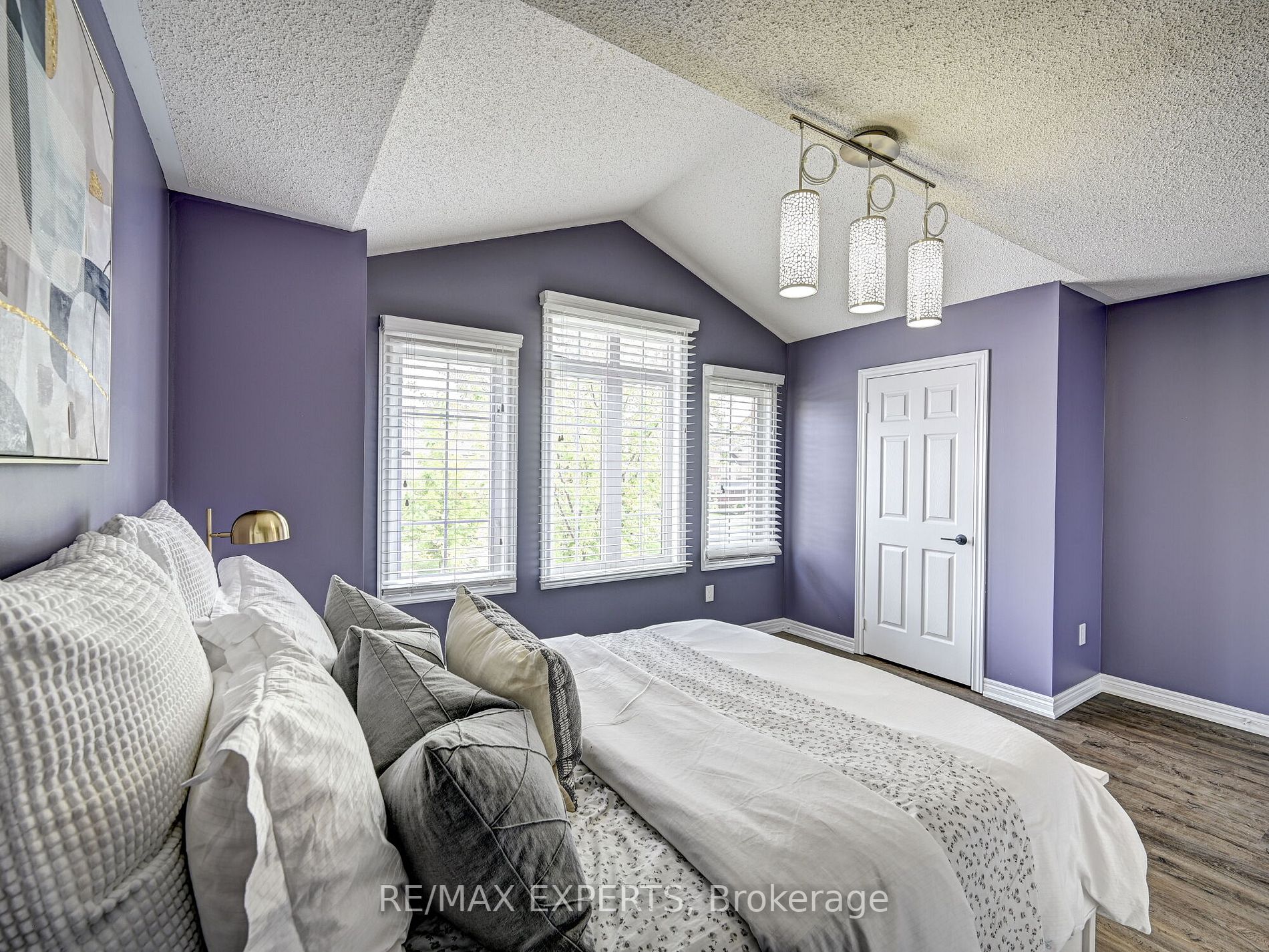 77 Emily Carr Crescent