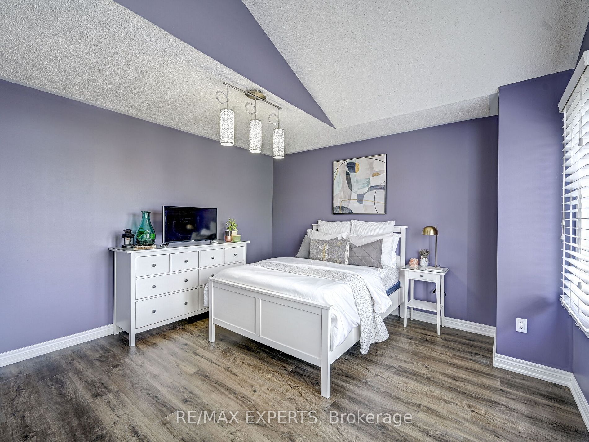77 Emily Carr Crescent