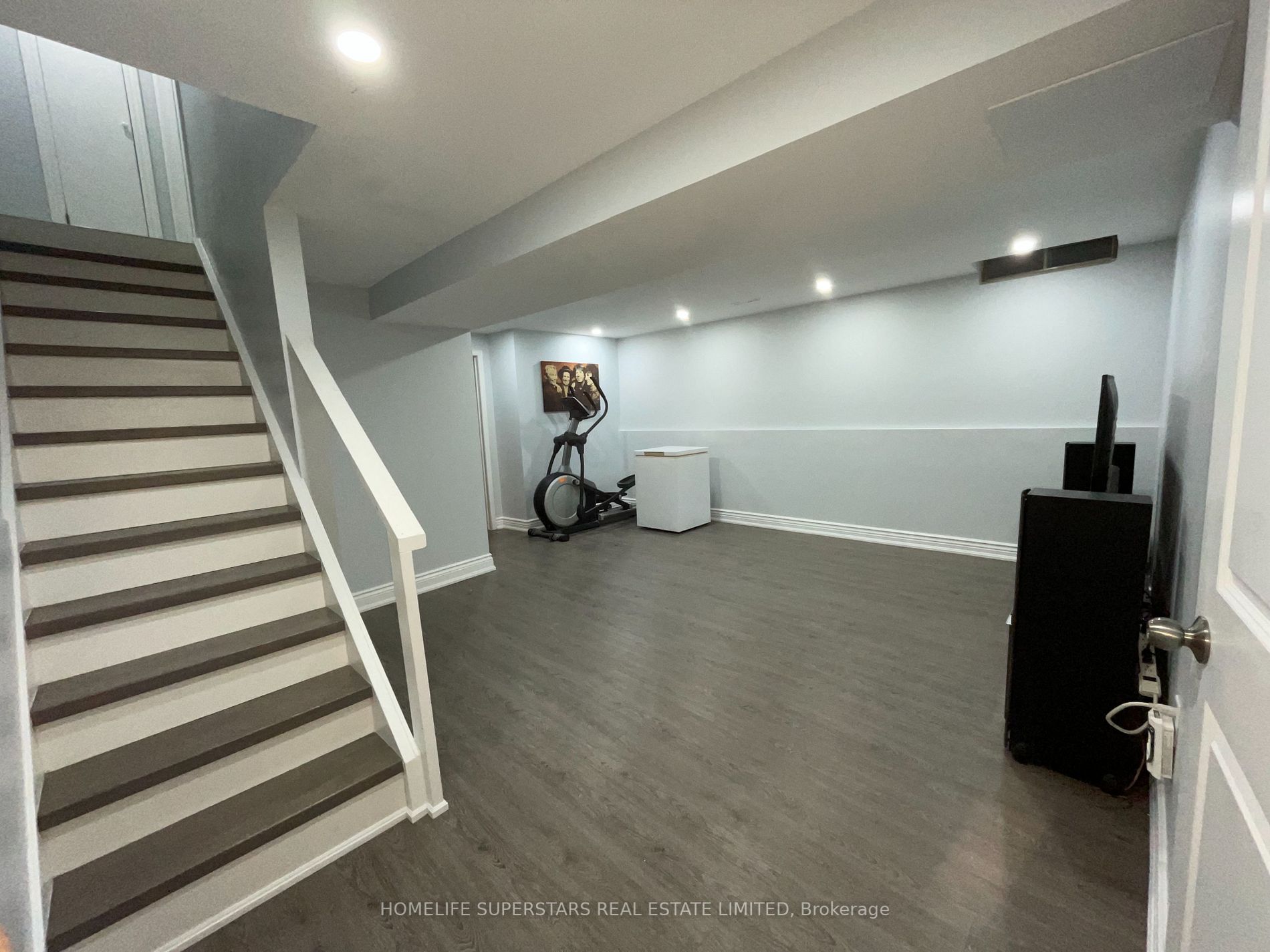 152 Sunforest Dr