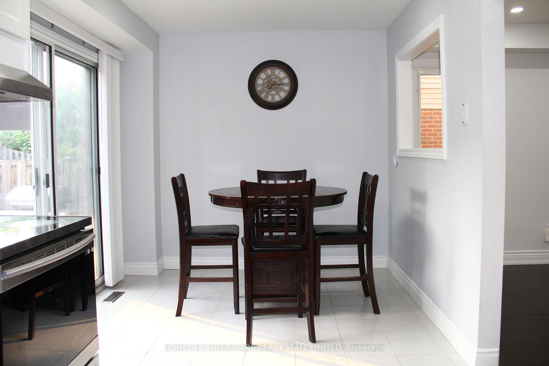 152 Sunforest Dr