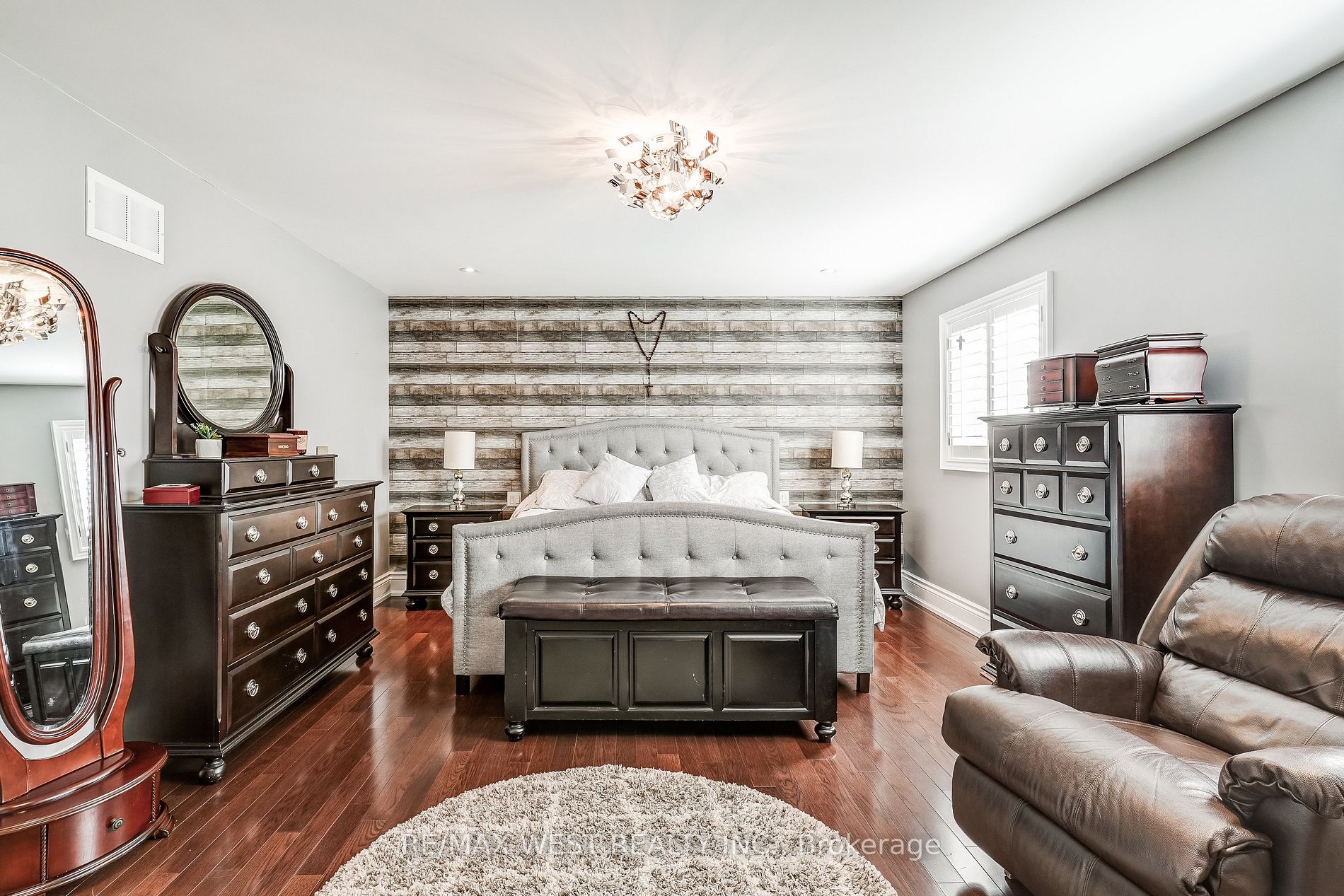 17 Antrim Crt