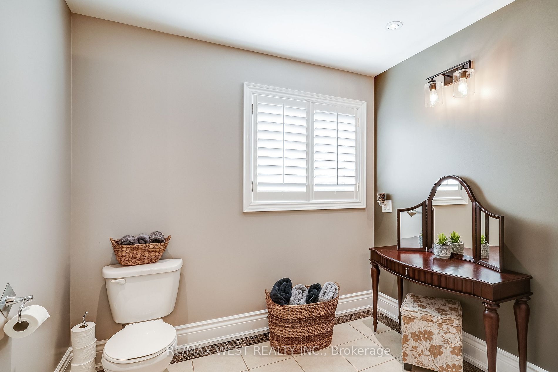17 Antrim Crt