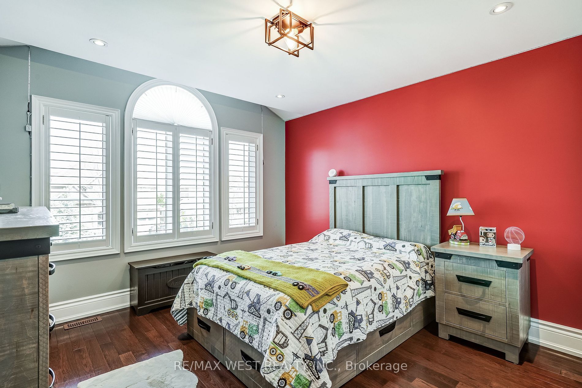 17 Antrim Crt