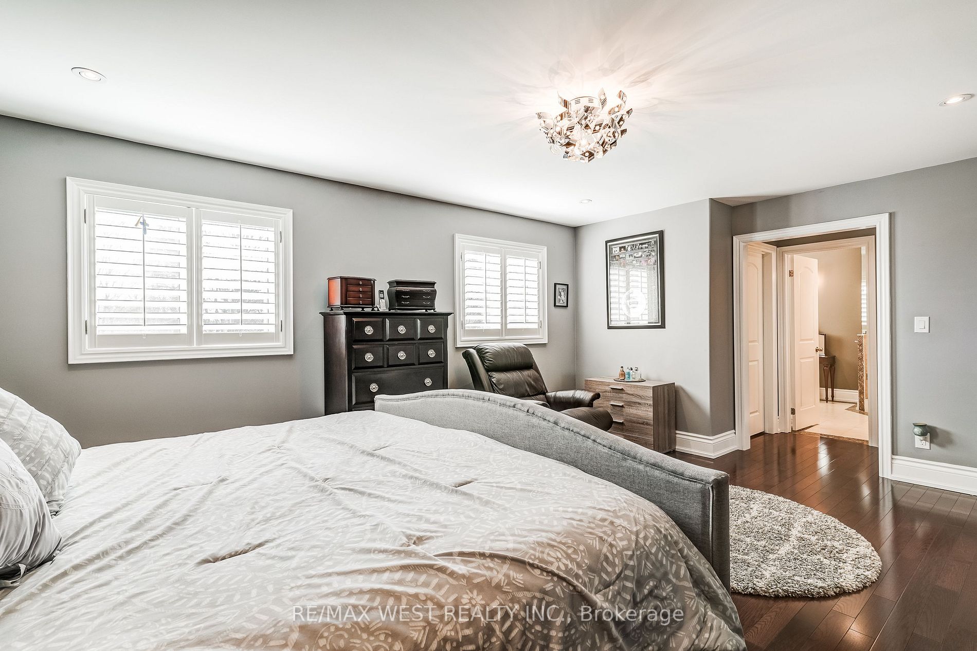 17 Antrim Crt