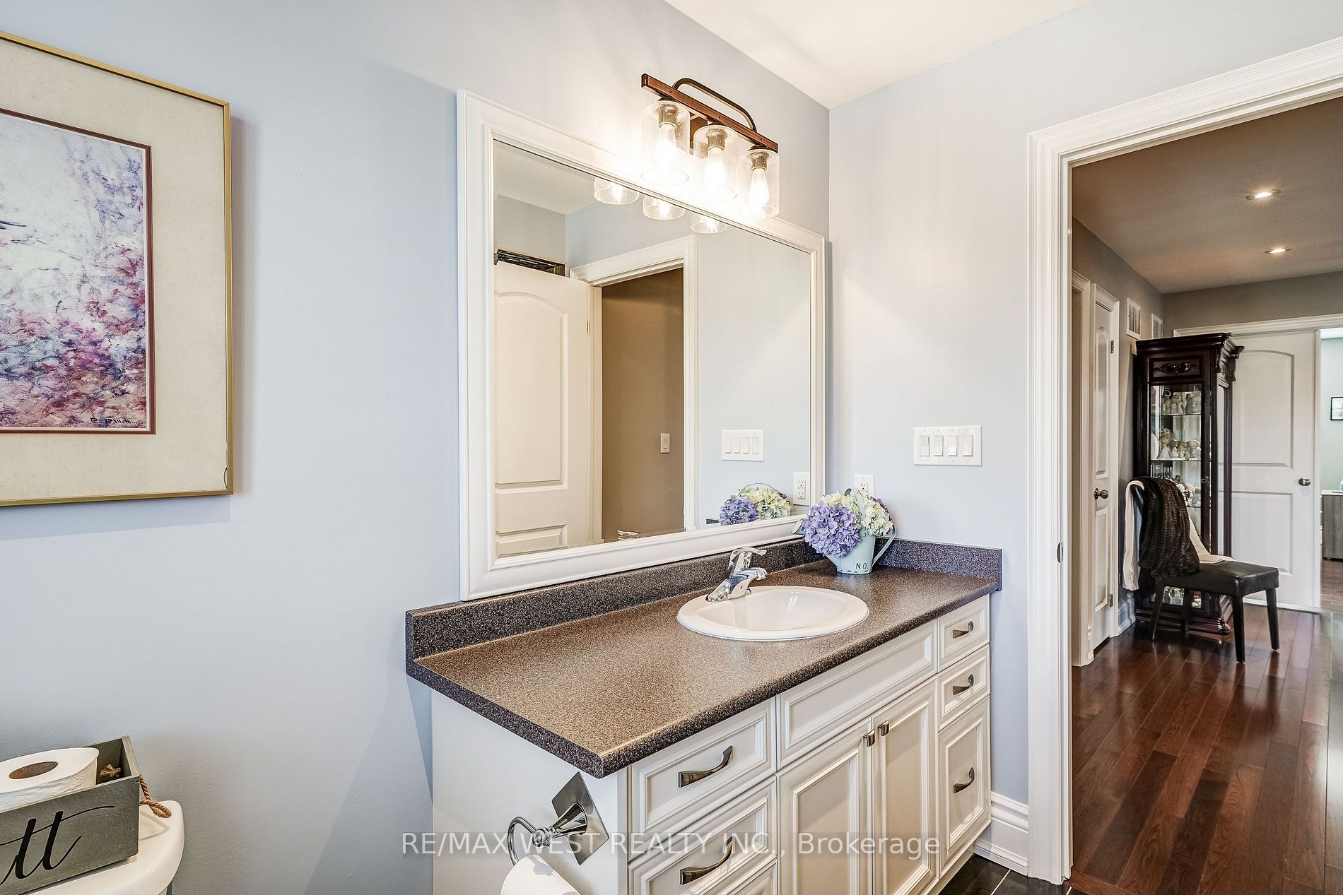17 Antrim Crt