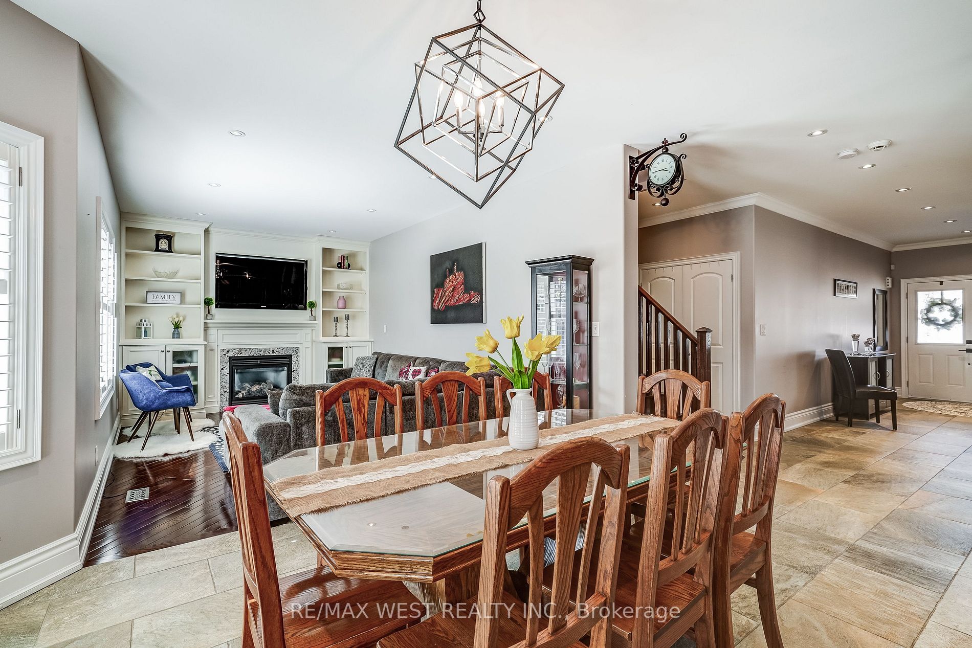 17 Antrim Crt