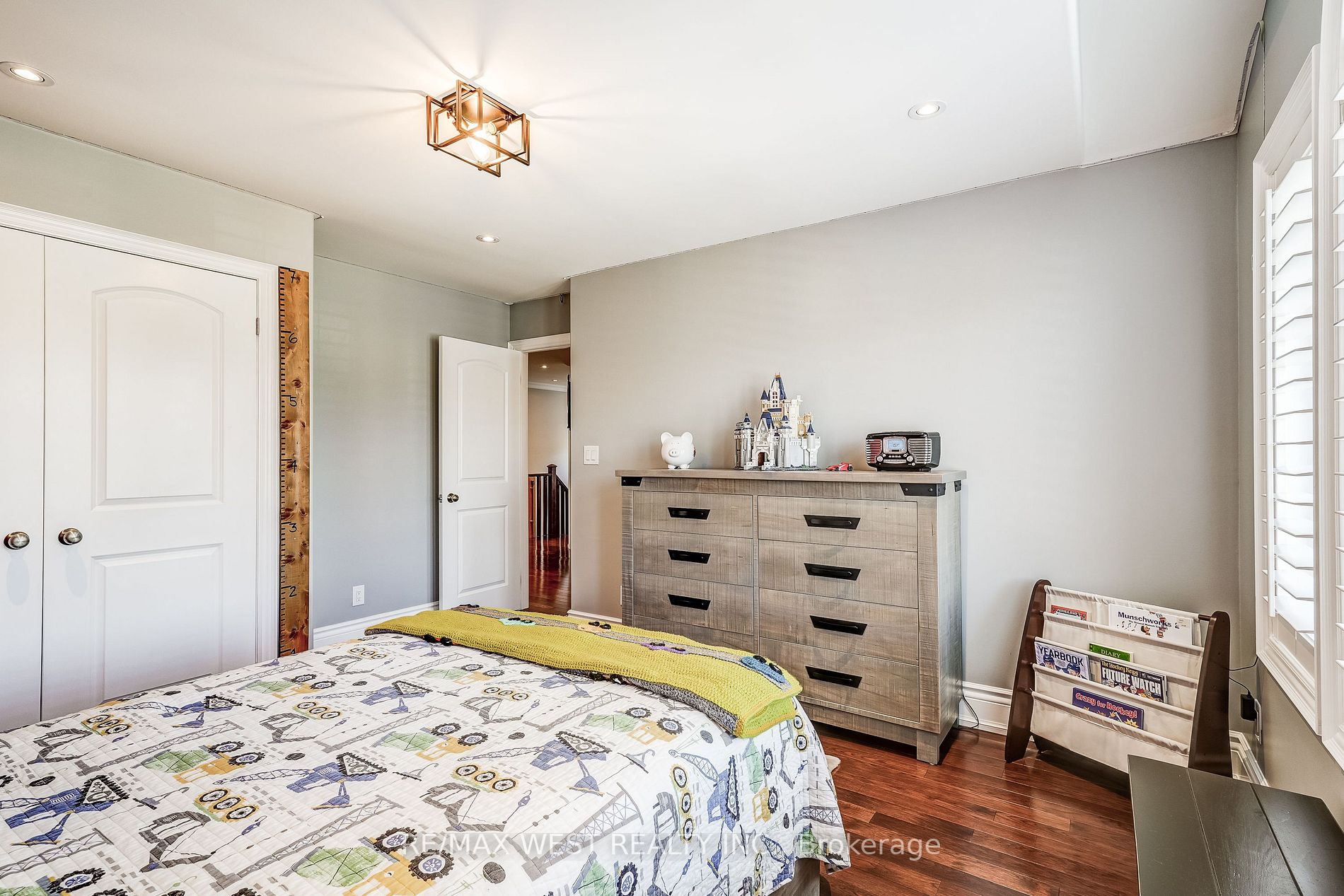 17 Antrim Crt