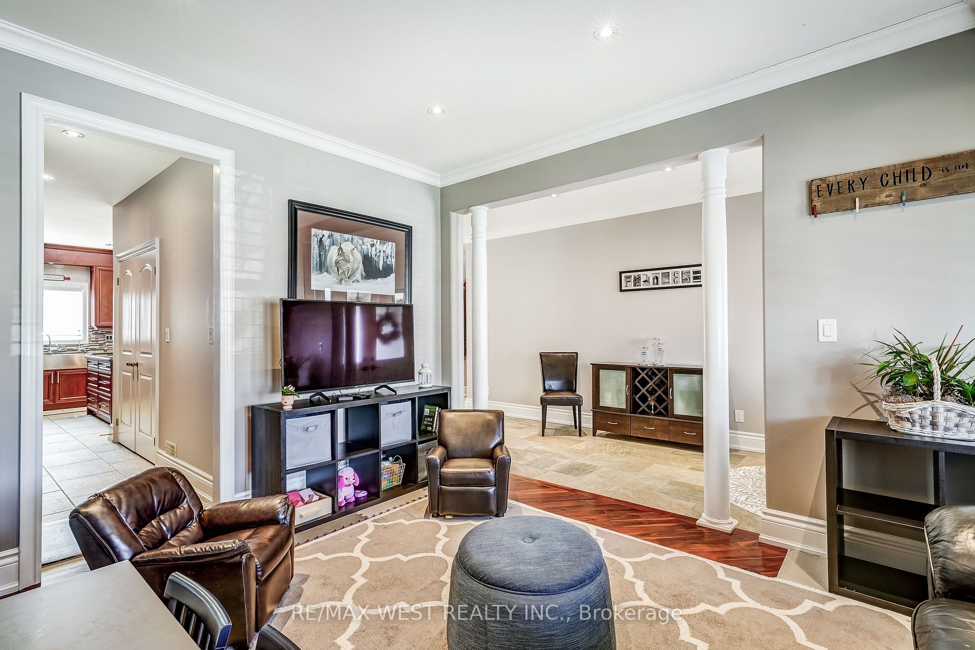 17 Antrim Crt