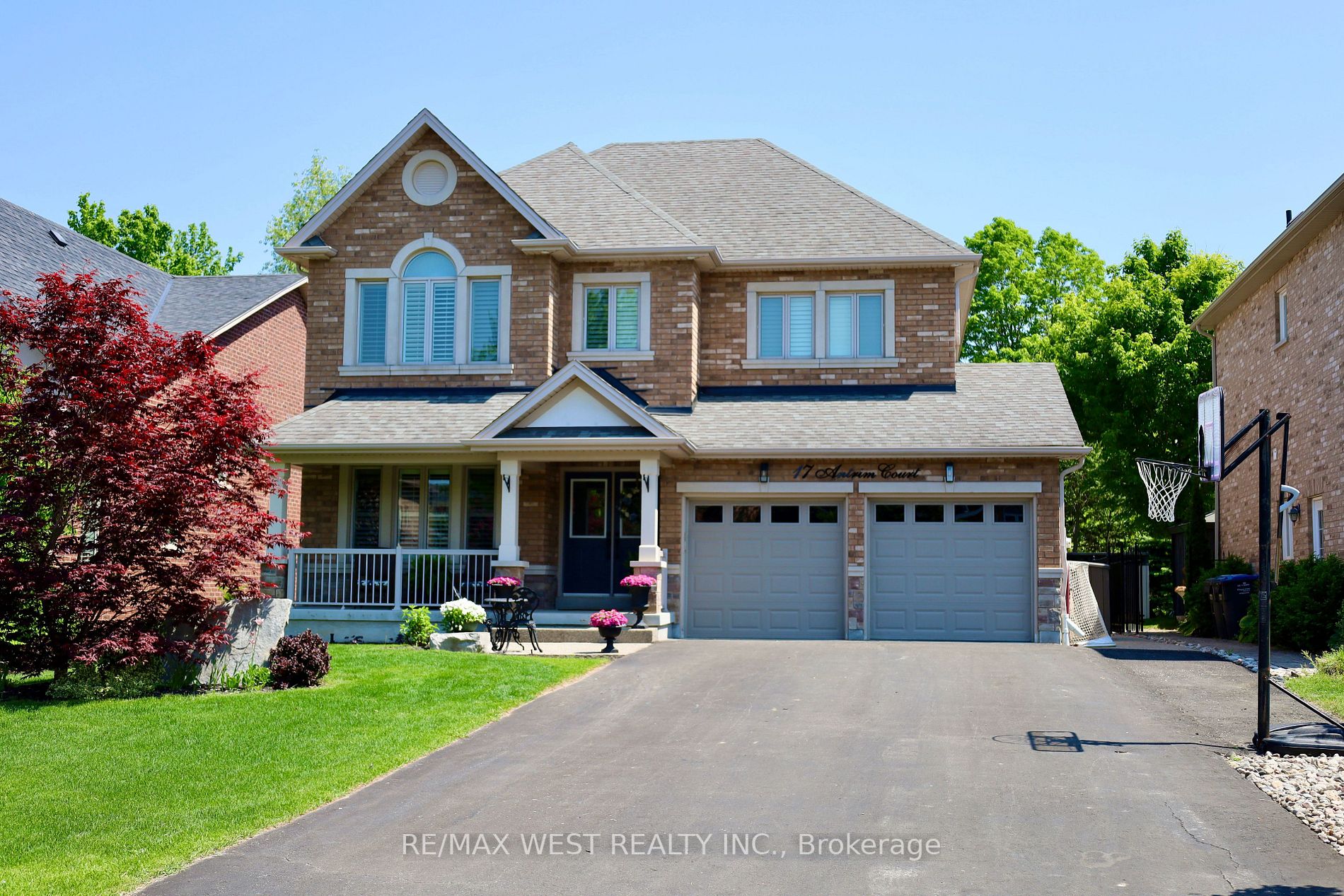 17 Antrim Crt
