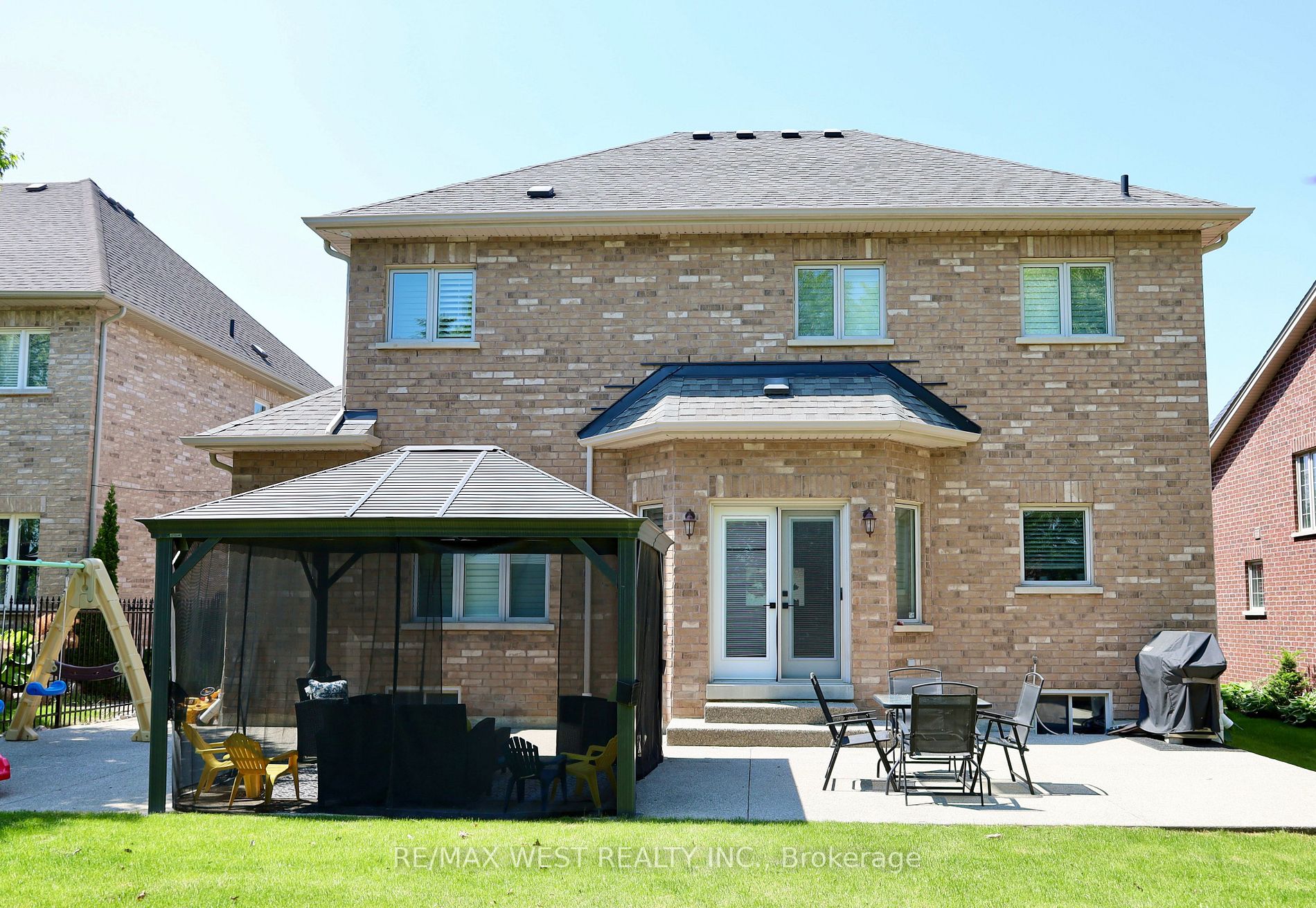 17 Antrim Crt